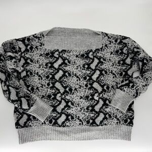 Peyton Primrose Gray & Black Animal Print Sweater XL
